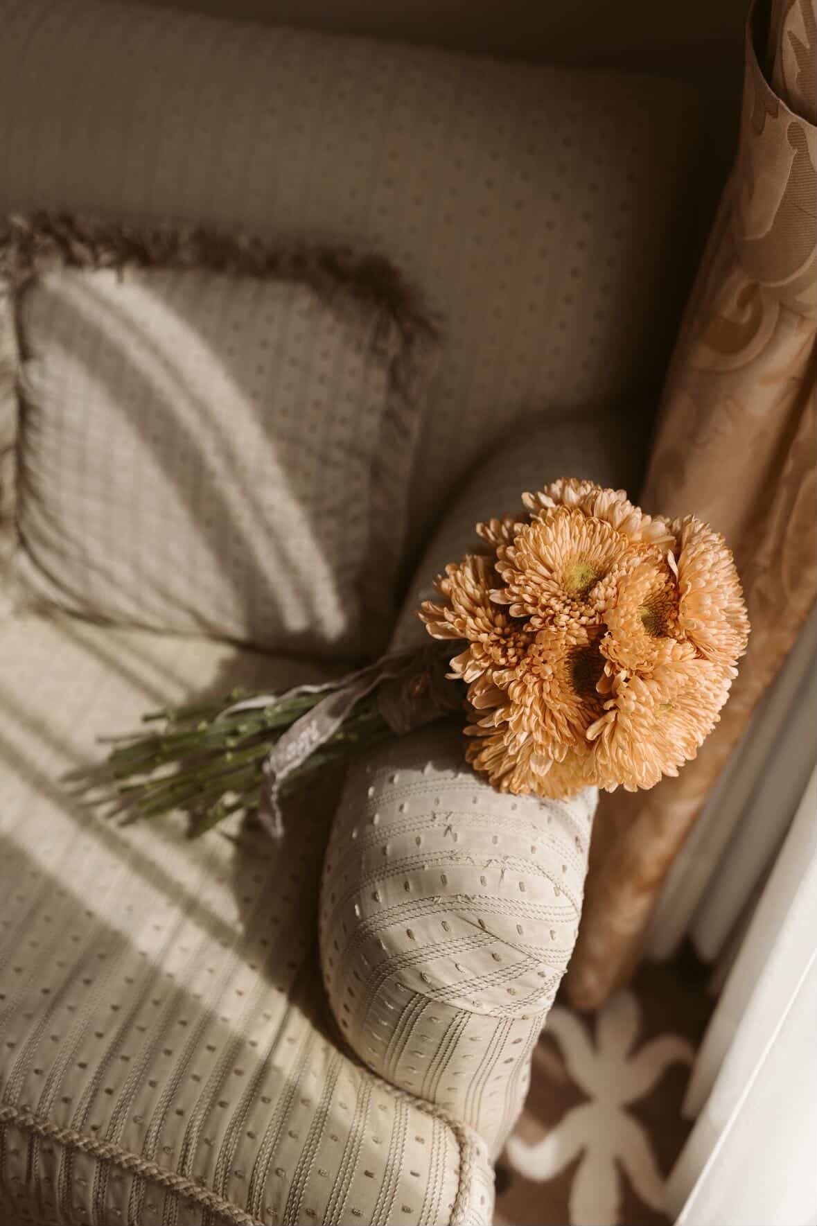 Flores preservadas vs flores frescas: ¿cuál elegir para tu boda?
