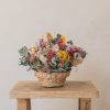 cesta con flores preservadas matilda