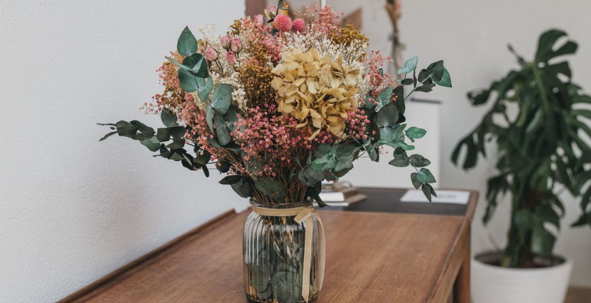 Claves para decorar una mesa con flores preservadas - Camomile Bouquet