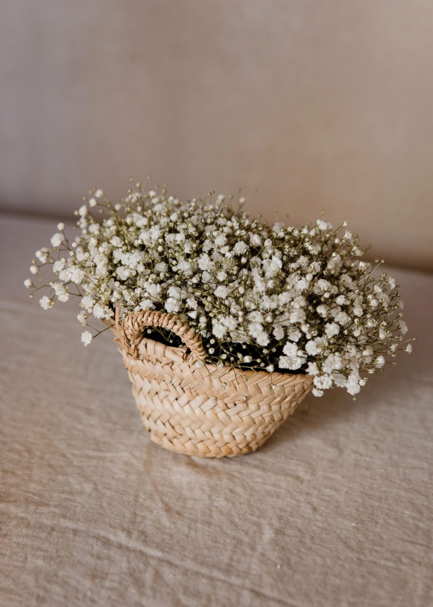 Cesta de mimbre de paniculata fresca - Camomile Bouquet (5)-min