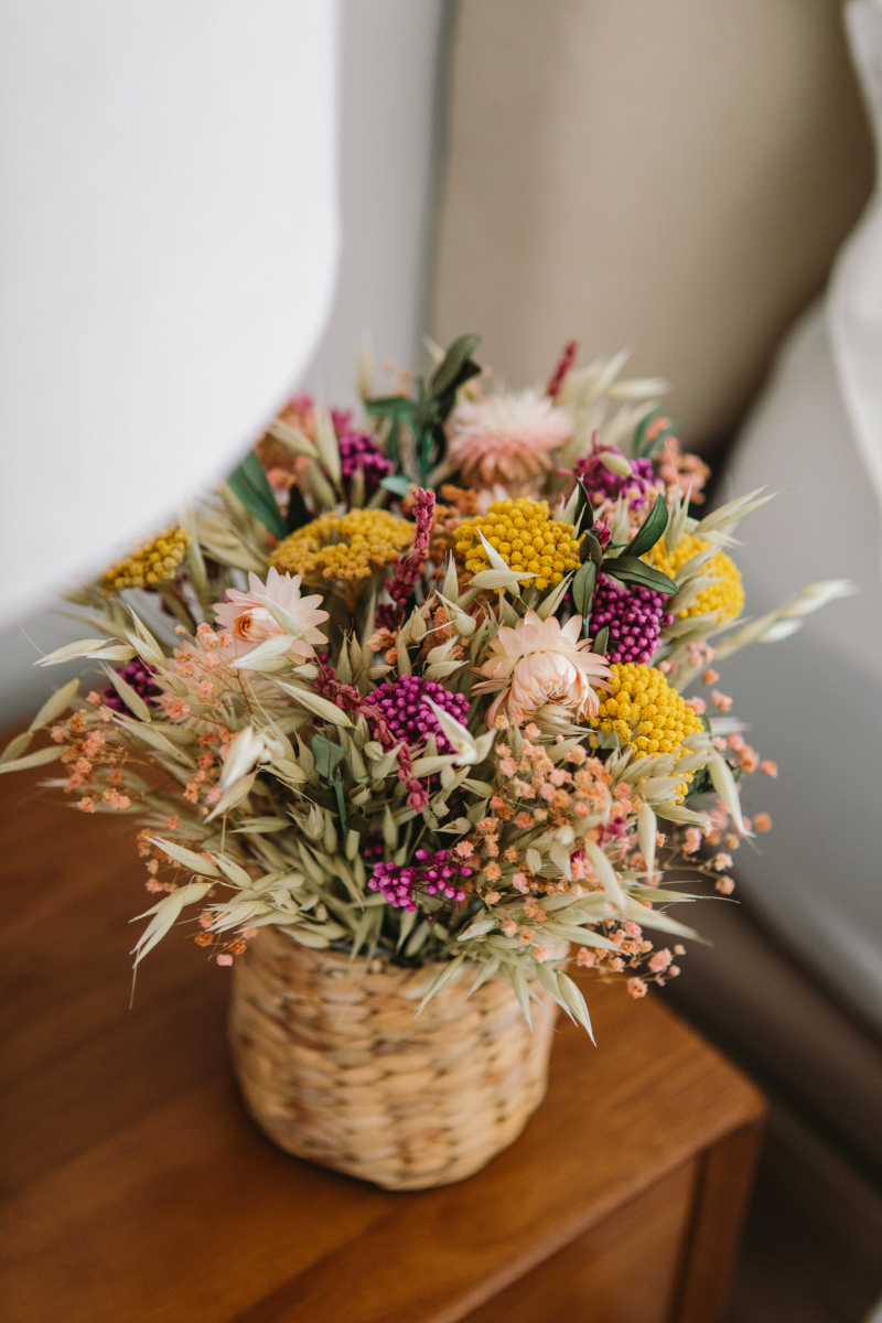 Cestita con flores preservadas silvestre - Camomile Bouquet 1
