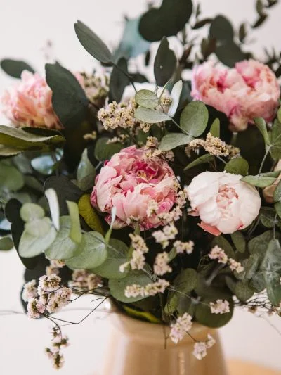 Jarrón con peonias preservadas estándar 1