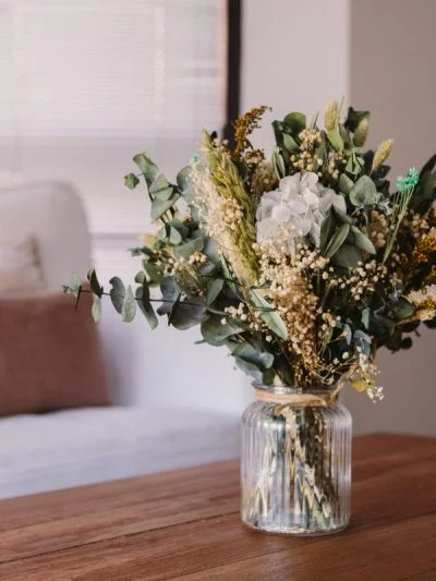 Jarrón con flores preservadas estándar Miranda 3- Camomile Bouquet.jpg.jpg