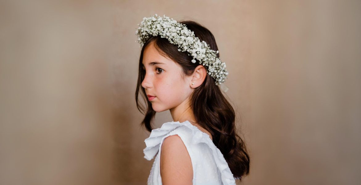 Corona paniculata niña - Camomile Bouquet