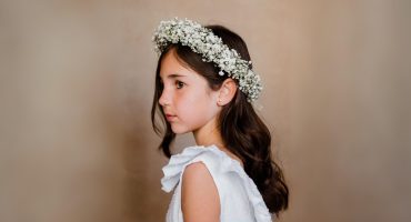 Corona paniculata niña - Camomile Bouquet