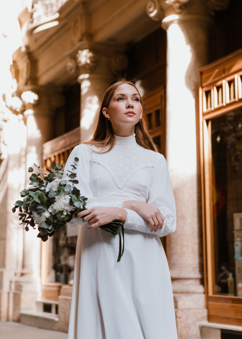 Ramo de novia de flores preservadas hortensias, rosas de jardín y eucalipto - Camomile Bouquet 2