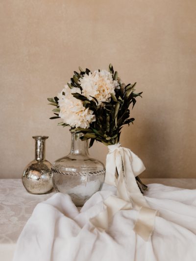 Ramo de novia hortensias y olivo preservado - Camomile Bouquet 7