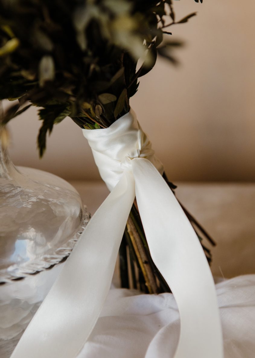 Ramo de novia ordenado peonias y lentisco preservado - Camomile Bouquet 8