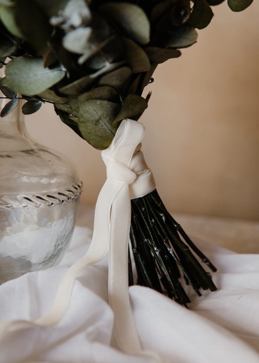 Ramo de novia peonias y eucalipto preservado - Camomile Bouquet 8