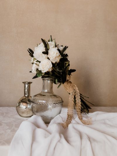Ramo de novia rosas y olivo preservado - Camomile Bouquet 1