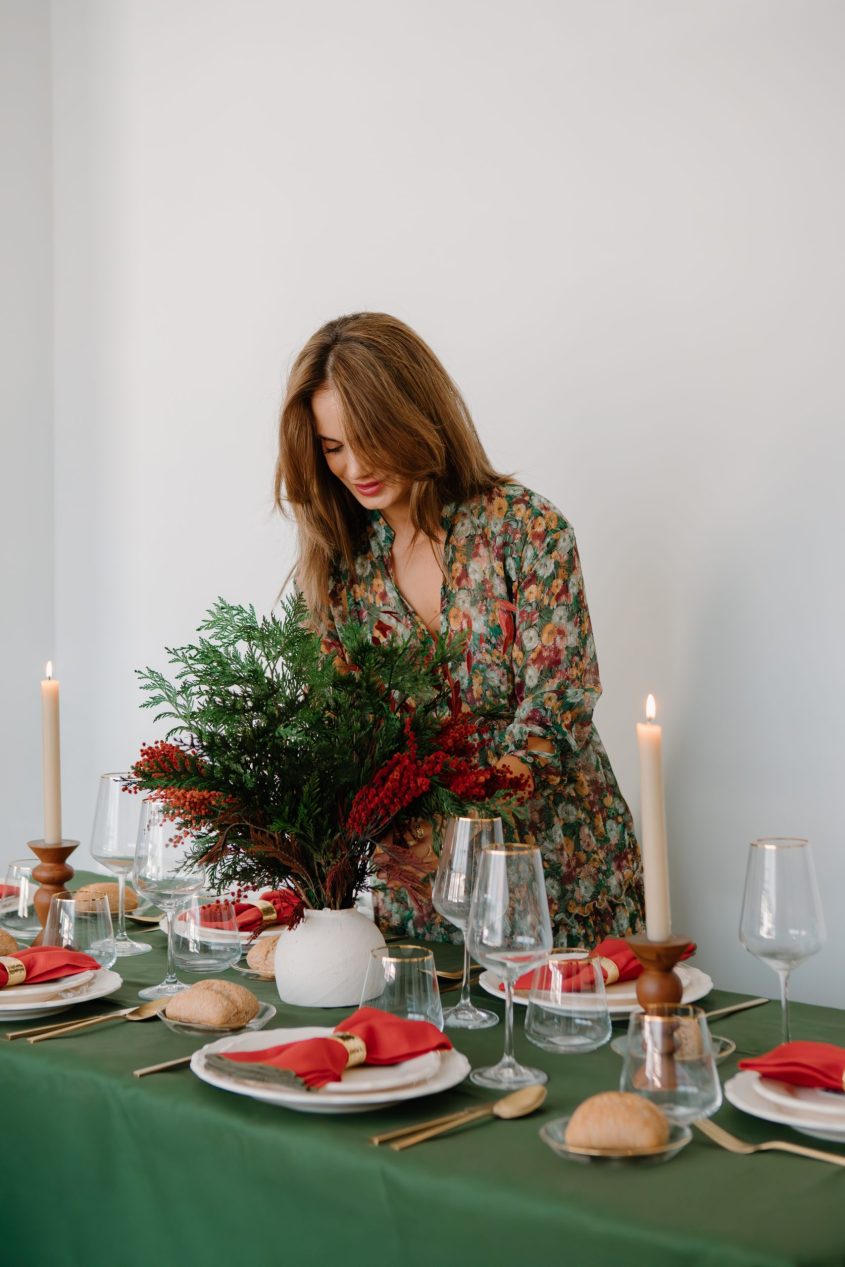 Centro navideño de flores preservadas con tuya y acacia roja 4 - Camomile Bouquet.jpeg.jpeg