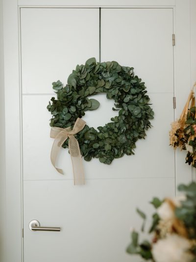 Corona eucalipto preservado 4 - Camomile Bouquet